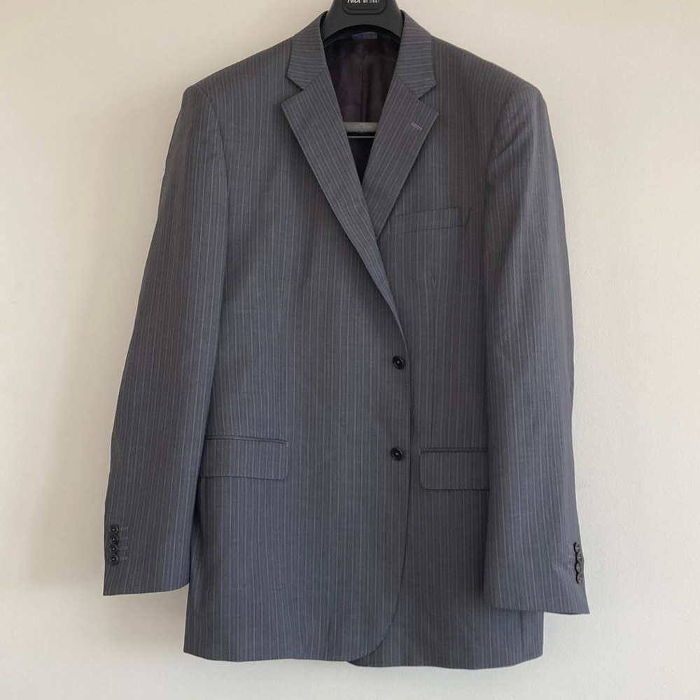 Ermenegildo Zegna Men’s Suit Jacket- Made in Italy- Gray Pinstripes Size 48